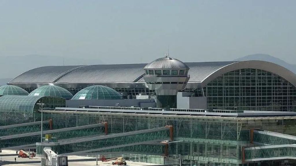 Turkish Airlines Izmir Adnan Menderes Airport – ADB Terminal