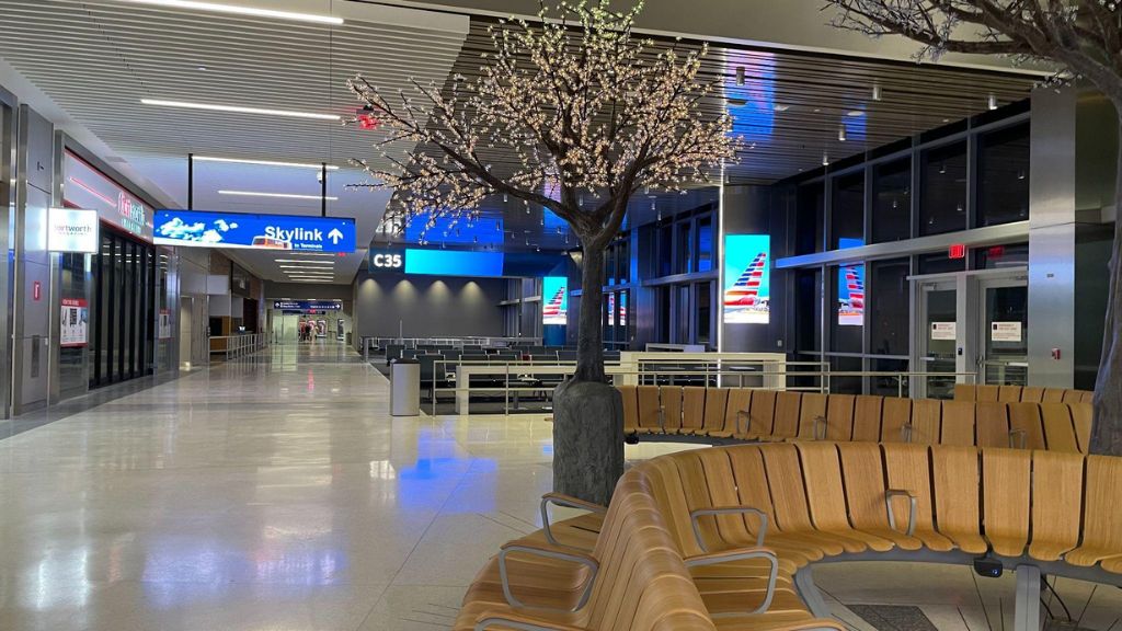 Frontier Airlines Dallas Fort Worth International Airport – DFW Terminal